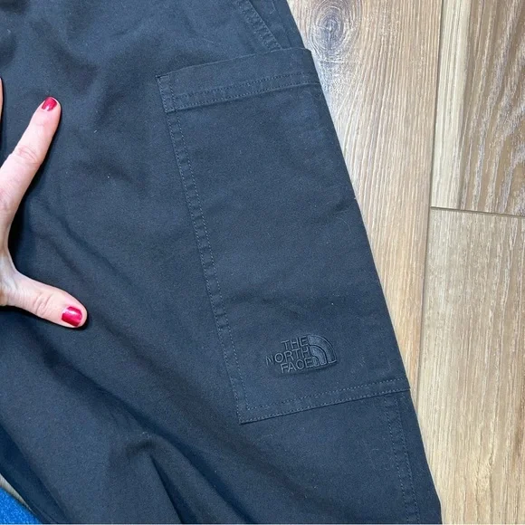 NWT north Face men’s black beta baggy utility pants size medium climbing hiking - Picture 4 of 8